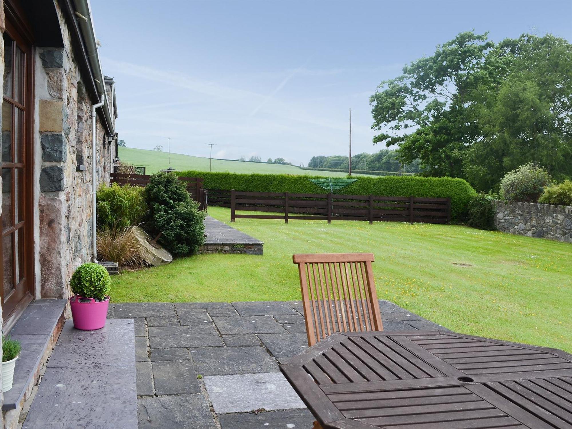 Villa Beudy Bach Brynsiencyn Exterior foto